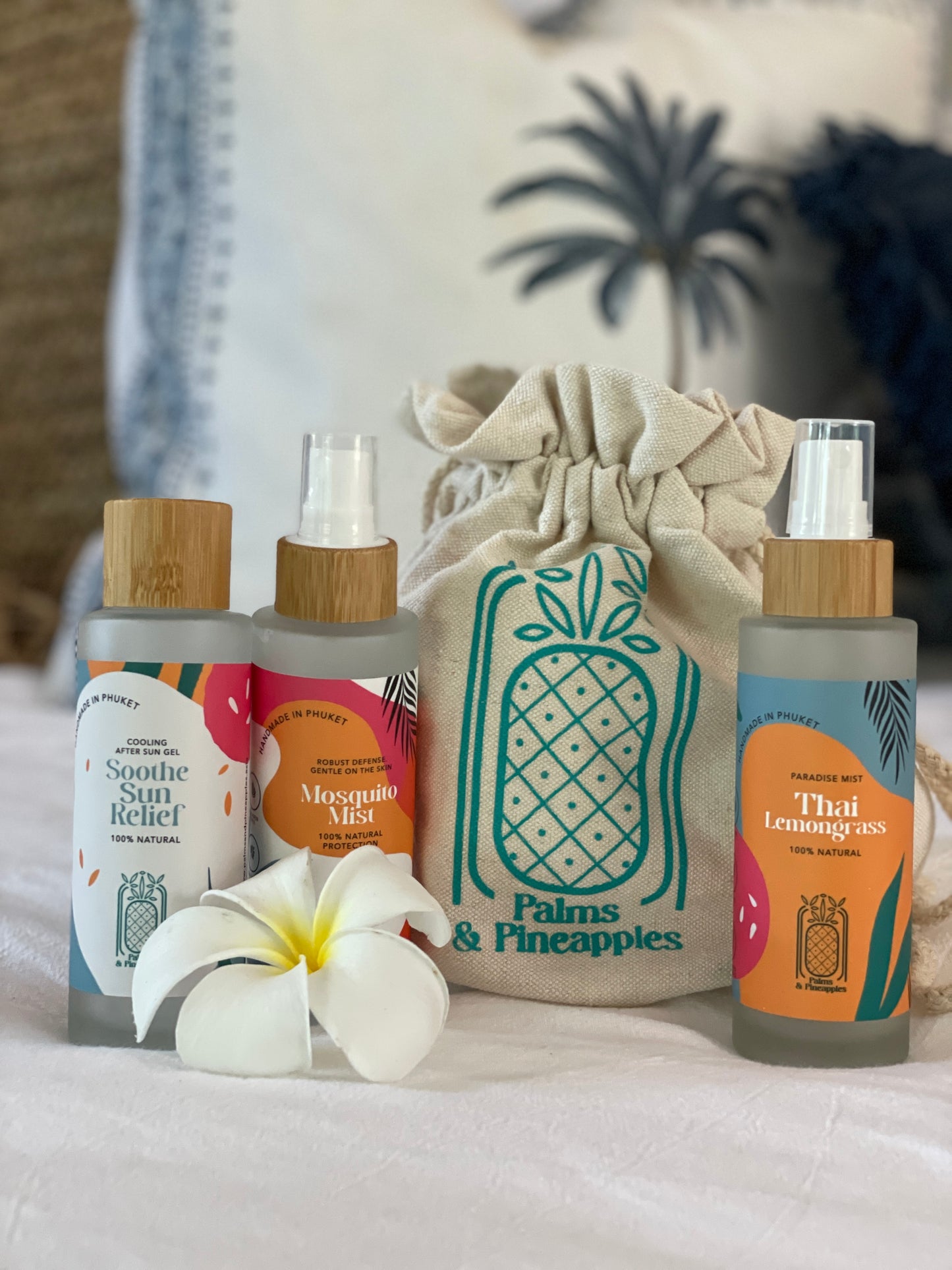 Welcome to Paradise - Palms & Pineapples