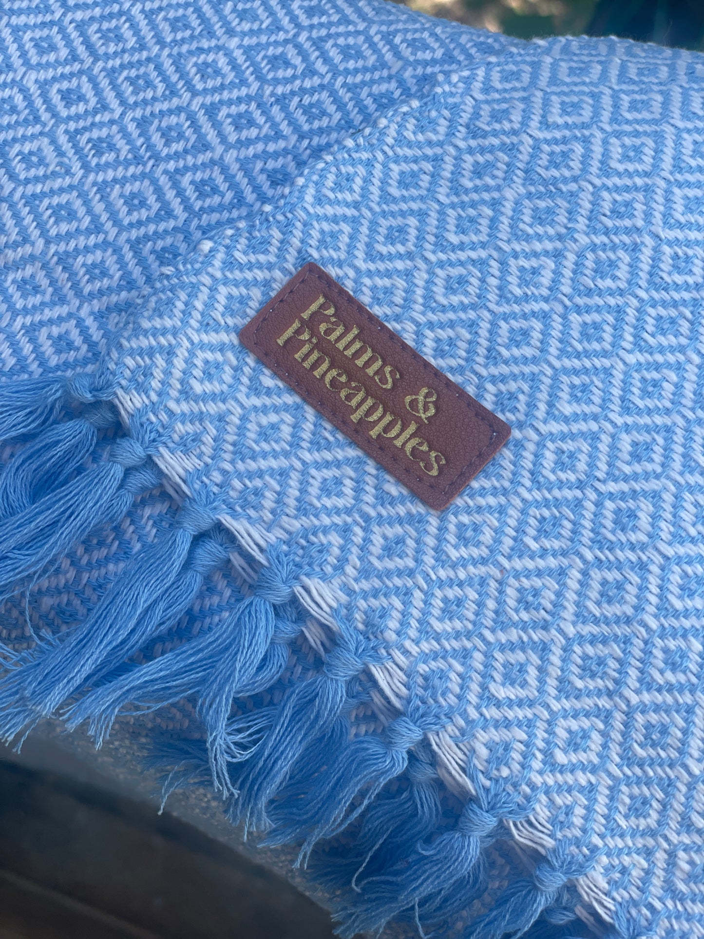 Pale blue - Palms & Pineapples